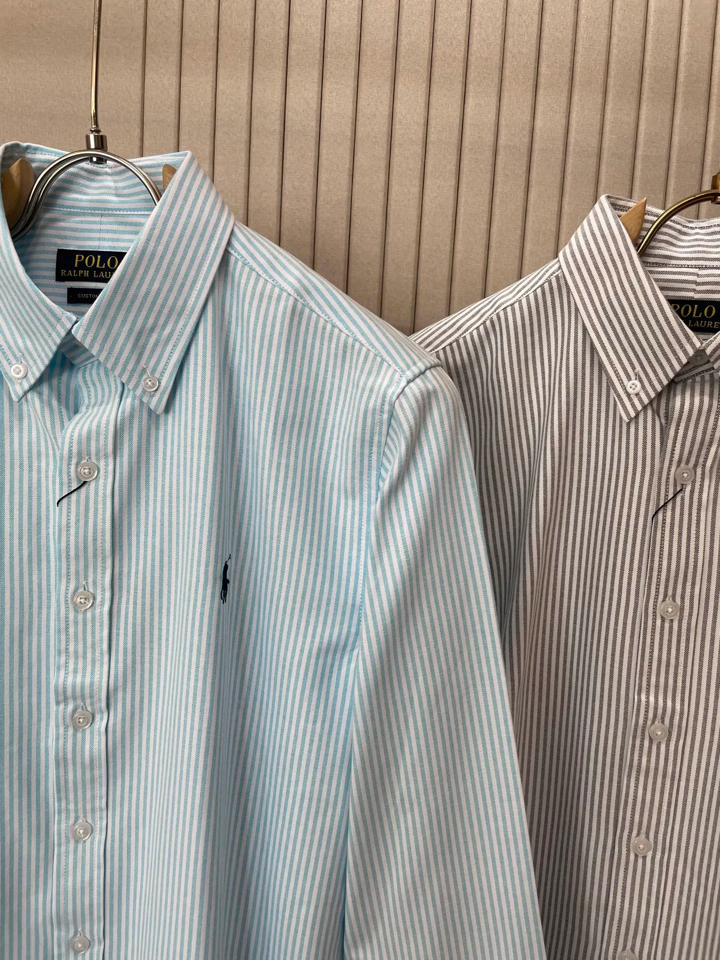 P220 🌸🌸🌸 POLO Ralph Lauren [High Quality] Classic shirt! The classic casual shirt made of pure cotton Oxford cloth has a unique design. It has a simple, clean and classic silhouette design. It is a versatile style that can be switched at will. The fabric feels soft and delicate, highly breathable, and is close to the skin and comfortable to wear. It can be worn alone as an inner layer. Its versatile performance is beyond your imagination! The upper body of the ready-to-wear is simple and classic yet elegant! Size:M-XXL
